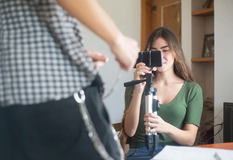 Los pequeños gigantes: cómo los microinfluencers españoles están ganando la batalla de la autenticidad